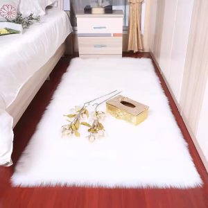Bedside fur mat Size 60 by180